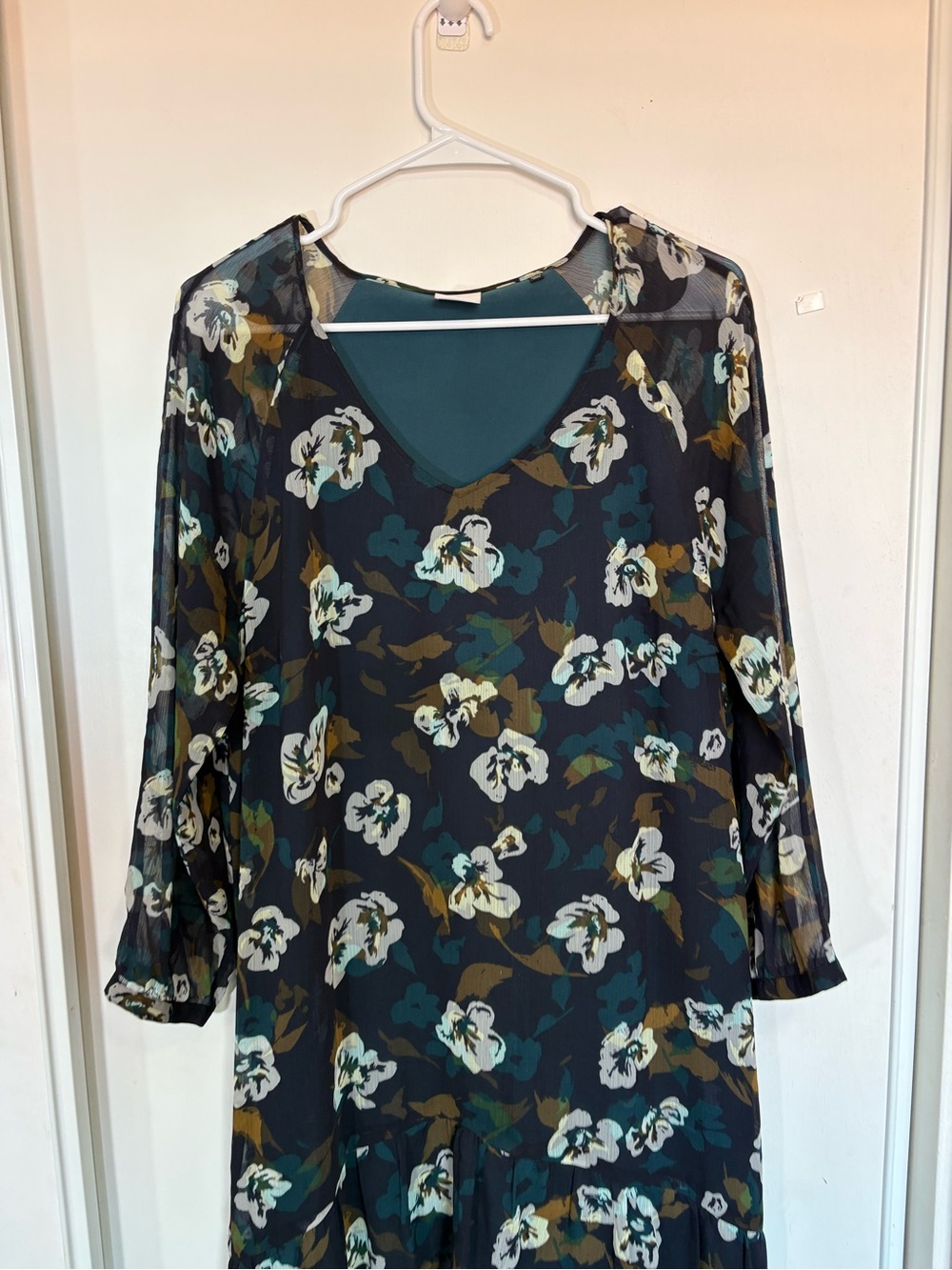 CAbi Pirouette‎ #3460 Ruffle Dress Floral Navy V Neck High Low Chiffon L - Picture 2 of 7